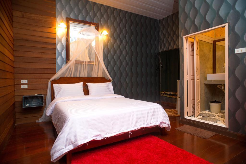 Tamajun Hotel Csanthaburi Szoba fotó